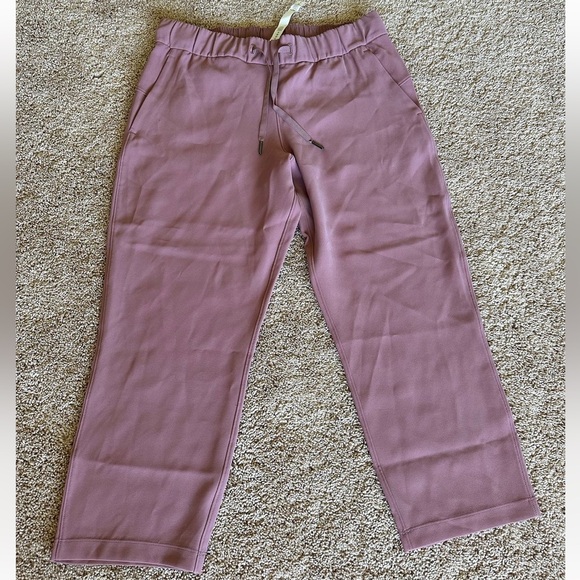 Lululemon cropped pants • Size 8 • $40 - Picture 1 of 1